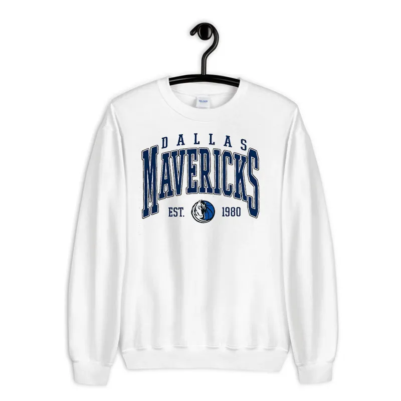 White Sweatshirt Vintage Dallas Mavericks Basketball Sweatshirt